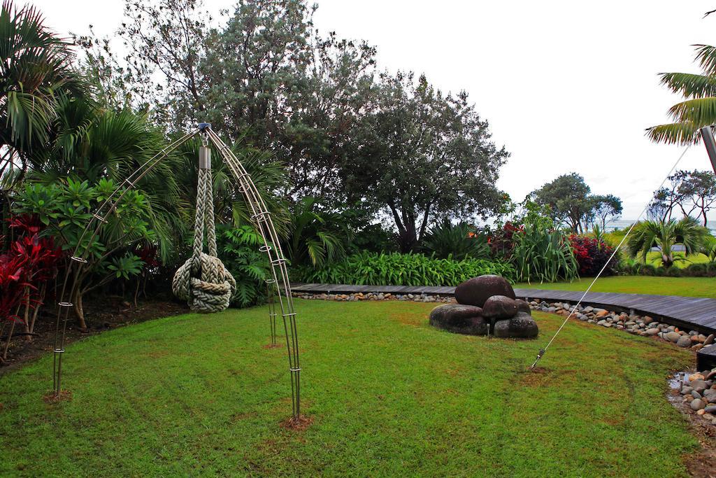 Arthouse Beachfront Accommodation Emerald Beach Exterior photo